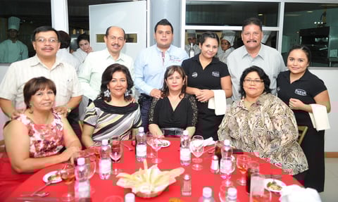 30092012 EVENTO UNIVERSITARIO.  Renato Cerna, Jesús González, Sergio García, Mariana González, Francisco Gallegos, Ilse Gallegos, Rosa María de Gallegos, Anabel Ramírez de Cerna, Elizabeth Jardón y Nicte Tejeda.