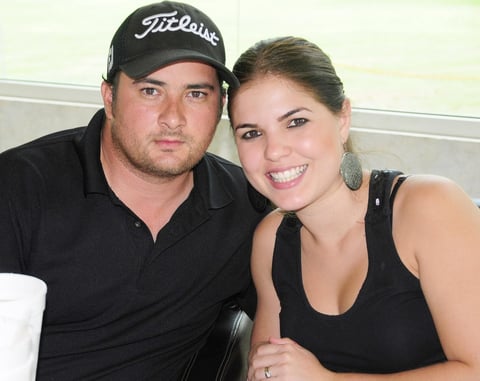 30092012 EN EL CLUB.  Gerardo de la Torre y Jéssica Trasfí.