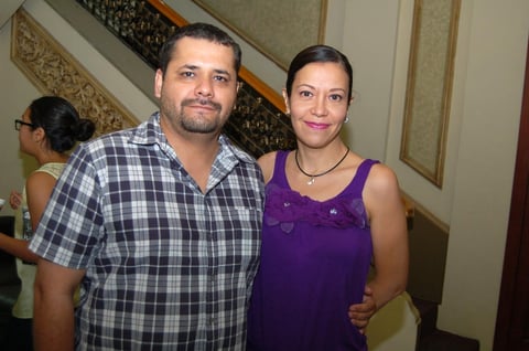 30092012 GABRIEL  Robles y Michelle Chaurand.