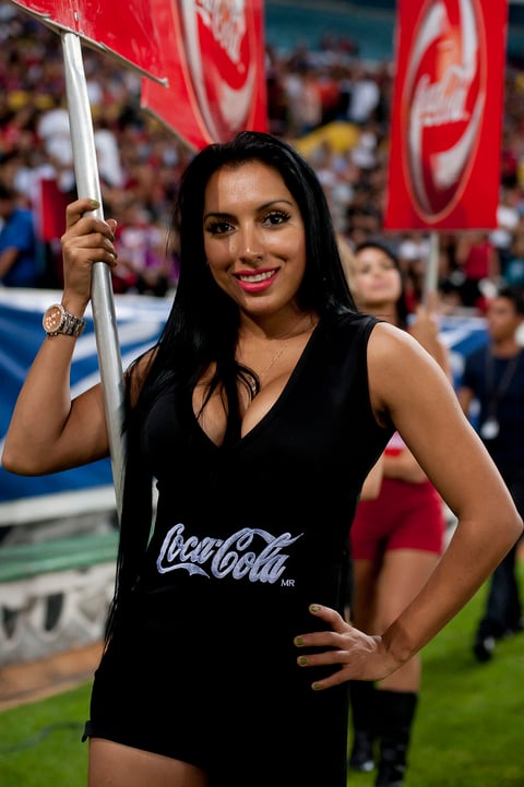 Las bellas tapatías asistieron al Estadio Jalisco. (Jam Media)