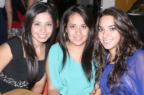 02102012 YAZMíN  Campos, Viviana García y Alejandra Amezcua.