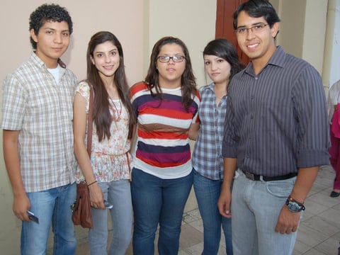 01102012 JOSé LUIS , Nadia, Cynthia, Christian y Aziel.