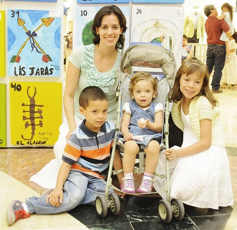 04102012 CLAUDIA , Renata, Luciana y Adrián.