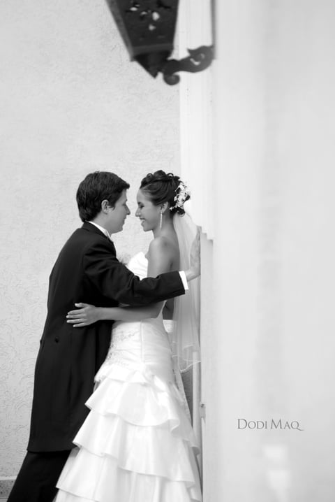 SRITA. LORENA Tort Ríos unió su vida a la del Sr. Ángel Gabriel Barrera Atilano, el día 28 de julio de 2012, a las 19:00 horas en Centro Saulo; mientras que la recepción tuvo lugar en el Hotel El Fresno, Galerías.