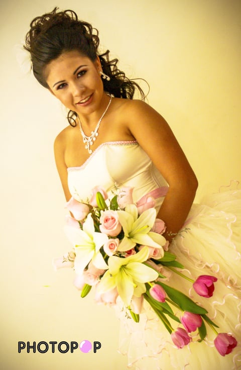 Srita. Luisa Fernanda Pámanes Moreno, celebró sus XV años con una misa de acción de gracias, en la Iglesia del Santuario del Divino Niño Jesús, el primero de septiembre de 2012. Presentes estuvieron sus padres, señor Luis Antonio Pámanes García y señora Claudia Viridiana Moreno Hernández.