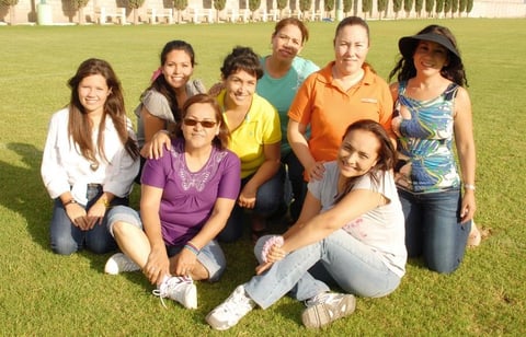 06102012 DE FIESTA.  Perla, Diana, Adriana, Trini, Juanita, Irma, Cony y Andrea.