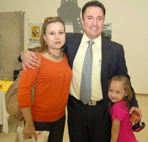 06102012 CRISTINA , Ricardo de la Torre y Ana Paula.