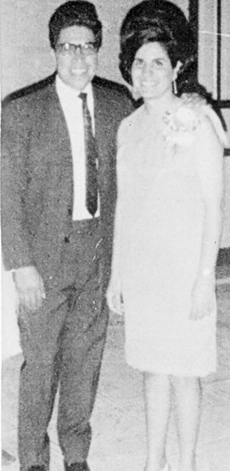 DIONISIO Sánchez Herrera acompañado de Dolores Campuzano, hace varios años.