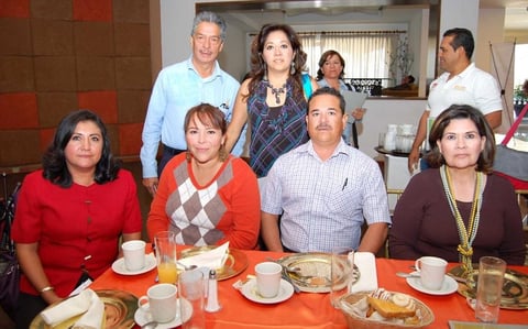 09102012 EN CONVIVENCIA.  Juan Antonio, Alma, Rosy, Adriana, Manuel y Claudia.