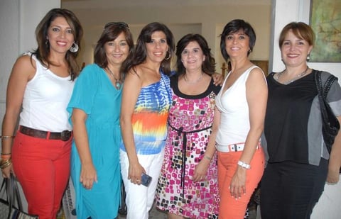 GrisAyup, Dora Sánchez, AngélicaCruz,Rosa Cruz, Ileana Medina y Mary Carmen.