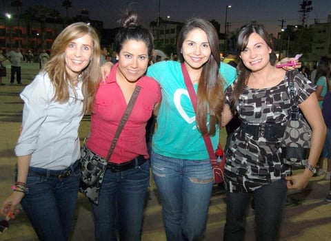 11102012 SOFI , Isabel, Valeria y Paty.