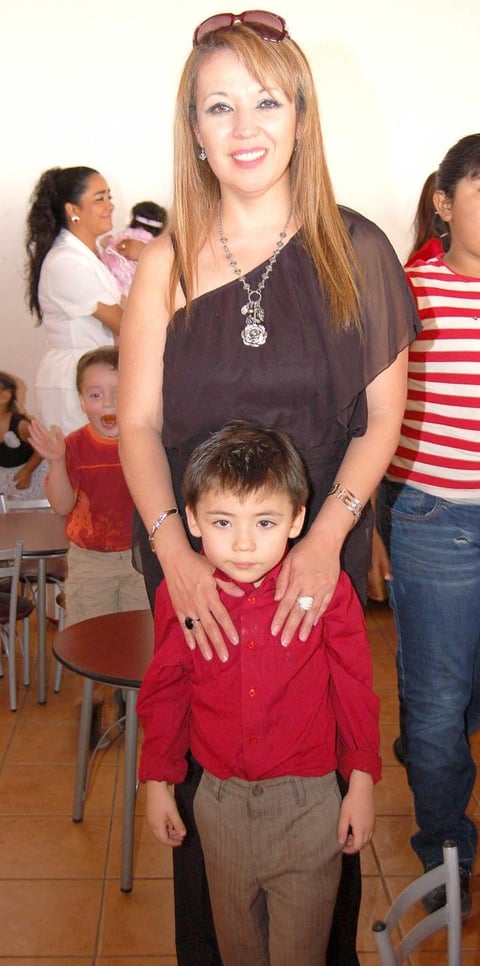 11102012 ZULMA  Flores y Adrián Salinas.
