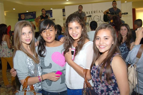 10102012 ARIANA , Sofi, Ana Paula y Cynthia.