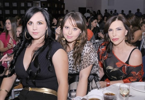 13102012 MARIANA  Favela, Nicole Bercouch e Ileana Portilla.