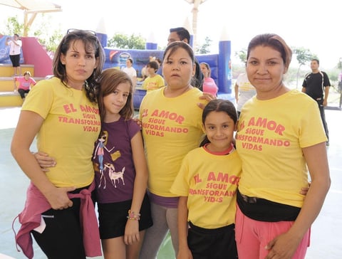 13102012 MARATóN DE ZUMBA.  Elisa, Hanna, Elizabeth, Crista y Alicia.