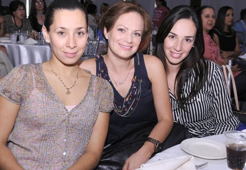 14102012 DESFILE CIMACO.  Daniela, Olguita y Mónica.