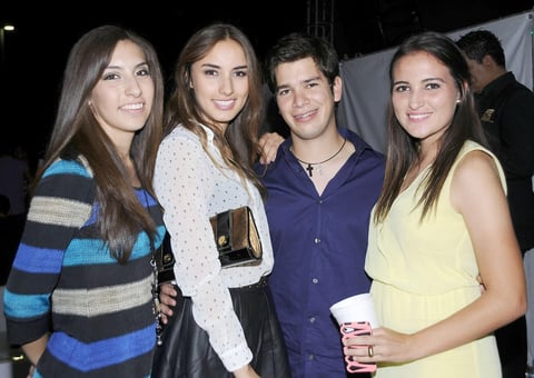 15102012 BáRBARA  Hoyos, Valeria Martínez, Jorge García y Lila Aguirre.