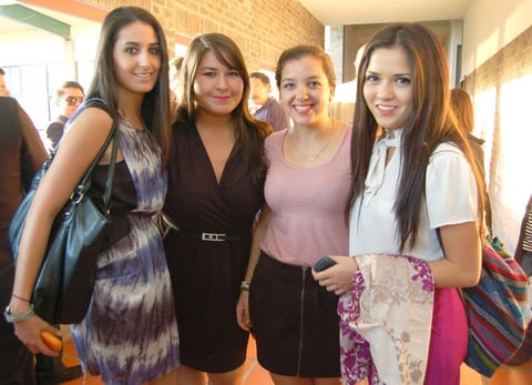 15102012 AMIGAS.  Karla, Ana Tere, Ana Lucía y Dana.