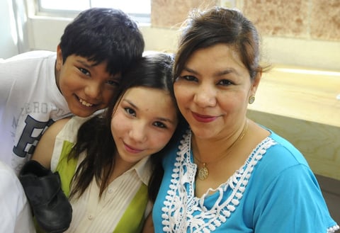 14102012 JAIRO , Michelle y Nora.