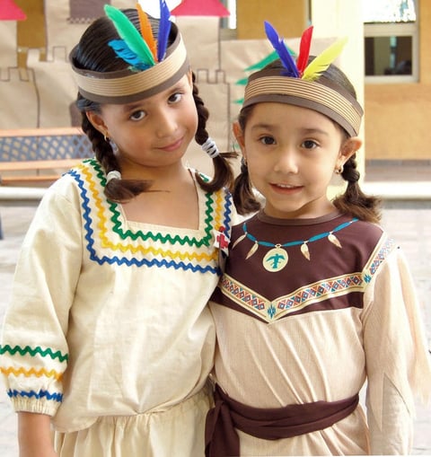 14102012 COLEGIALAS.  Valentina y Andrea.