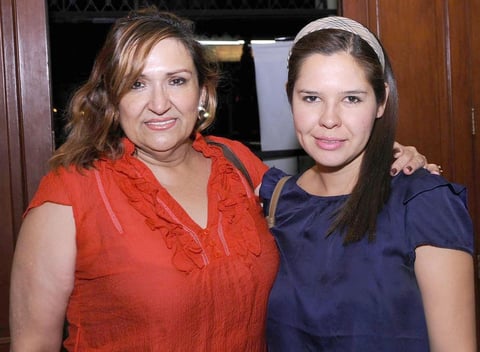 15102012 KOPE  y su sobrina Anabel.