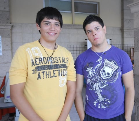 16102012 VICENTE  Santibañez y Agustín Guzmán.