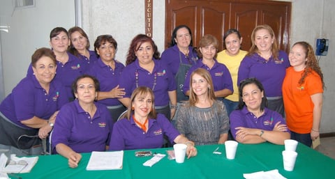 16102012 EN BINGO.  Voluntarias del Proyecto Mariposa.