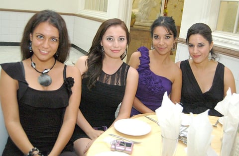 17102012 MAYELA , Estrella, Luz Elena y Karen.