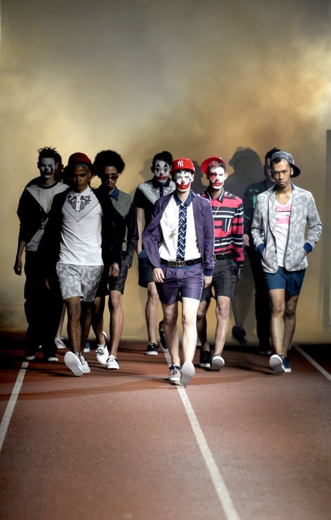 Diseñadores presentaron sus propuestas primavera-verano durante la semana de la moda de Tokio.
