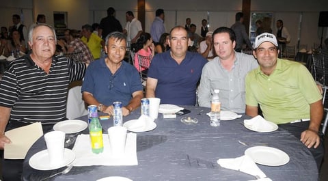 19102012 EN EL CLUB.  Gera, Jaime, Jesús, Ángel y Arturo.