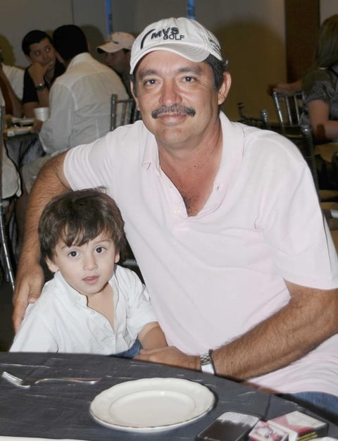 19102012 EN EL CLUB.  Pedro y Nico Cantú.