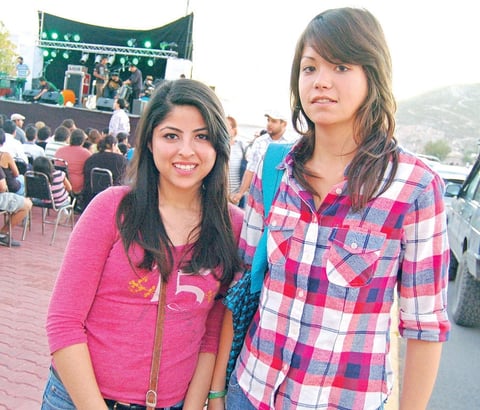 22102012 SOFíA  y Alejandra.