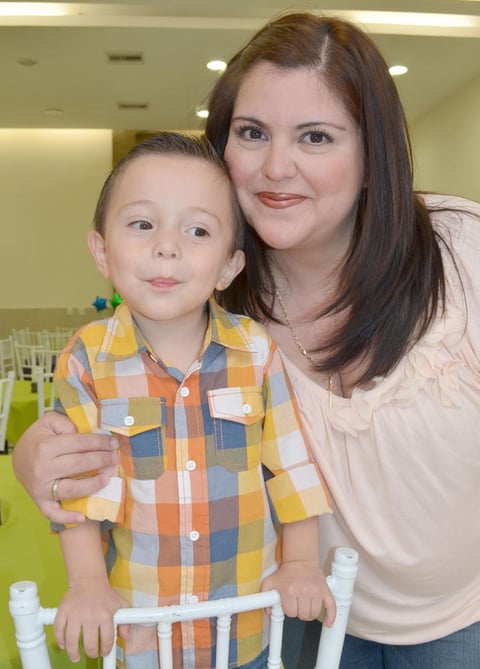 22102012 MATEO  y Cristina Becerra.