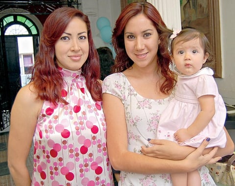 22102012 KARLA,  Marisol y Sofía.