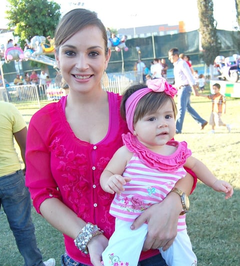 22102012 TARDE DE CONVIVENCIA.  Claudia y Camila.
