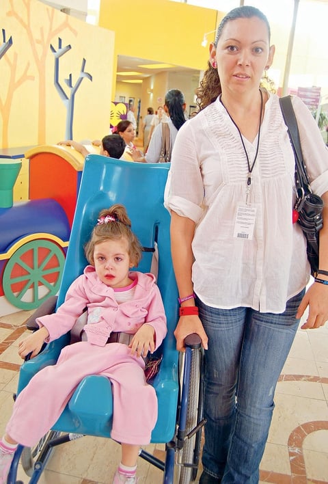 22102012 FáTIMA  y Antonia.