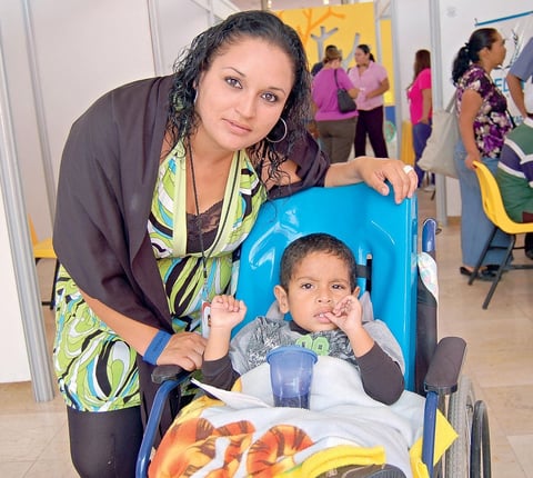 22102012 ANA  Elizabeth y Ángel.