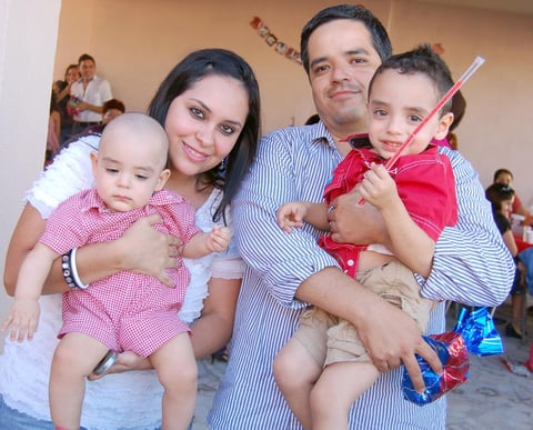 24102012 ANAÍS , Sebastián, José Ángel y Daniel Ramírez.