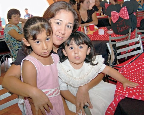 23102012 MONSE , Monse y Fernanda.