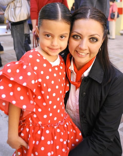 26102012 SOFíA  y Claudia.