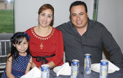 26102012 EN EL CLUB.  Vanessa, Lulú y Eddie Franco.