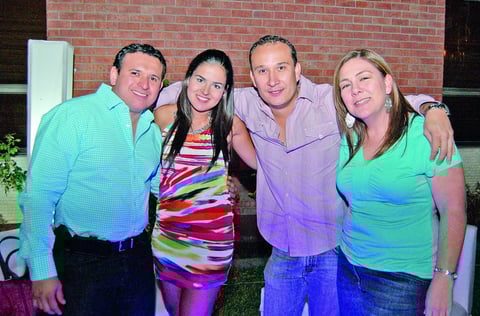 27102012 EN CUMPLEAñOS.  Fueron captados al momento de disfrutar Tony, Melissa, Nabuco y Mercedes.