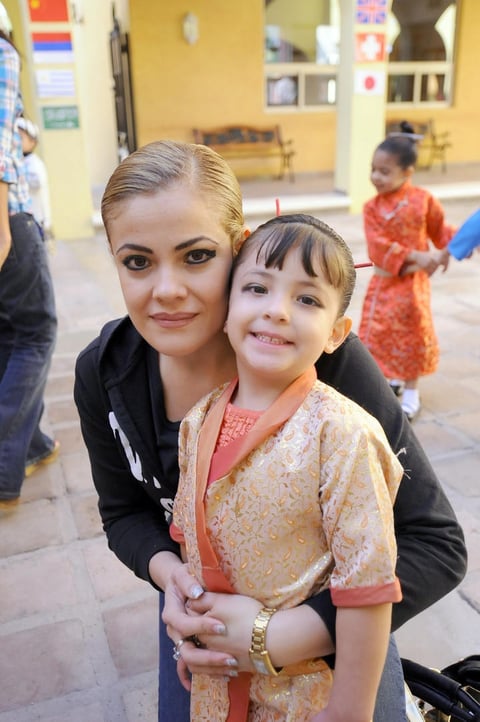 28102012 FESTIVAL DEL COLE.  Luciana Guerrero y Mónica Navarro.