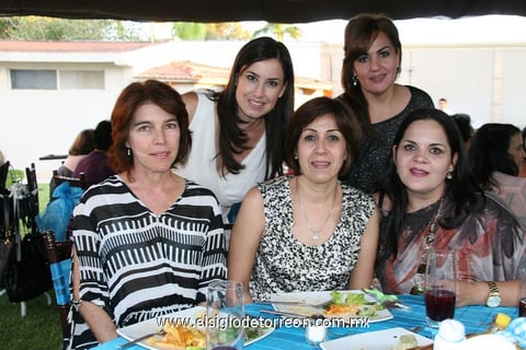 Norma, Gaby, Carolina,Maru y Liliana.