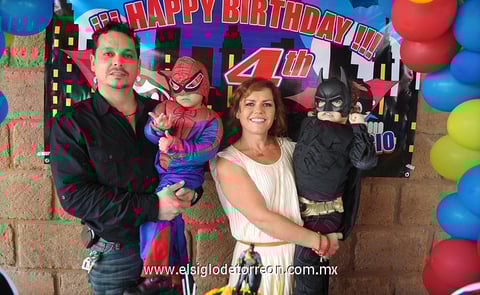 Los cuates Ricky y Patricio fueron festejados al cumplir cuatro añoaños de vida, con alegre reunión organizada Karla, Romina y Mauricio. por sus papás Ricky Martínez y Silvia Padilla deMartínez.
