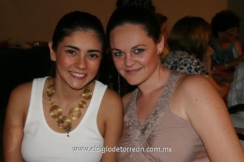 Mariana y Bertha Alicia.
