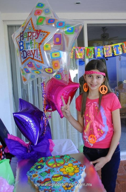 Nayla Camila lució como una linda hippie en su divertido festejo de cumple.
