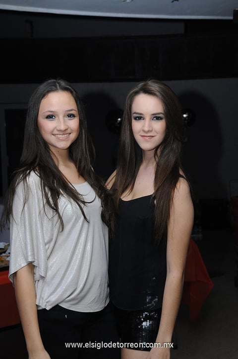Mónica López y Valeria Muriel.