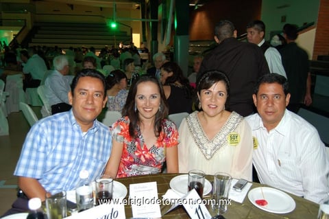 Heriberto, Annel, Linda y Carlos.