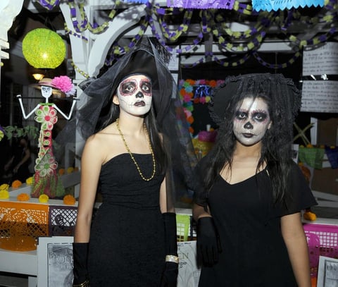 02112012 WENDY  Blanco y Ana Paula Luna.